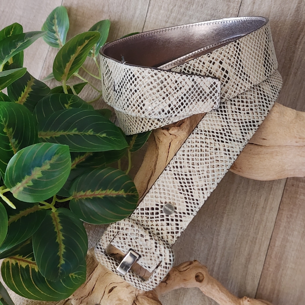 Calvin Klein Snakeskin Embossed Leather Belt w/Silver Leather Lining Size Large - Picture 2 of 10